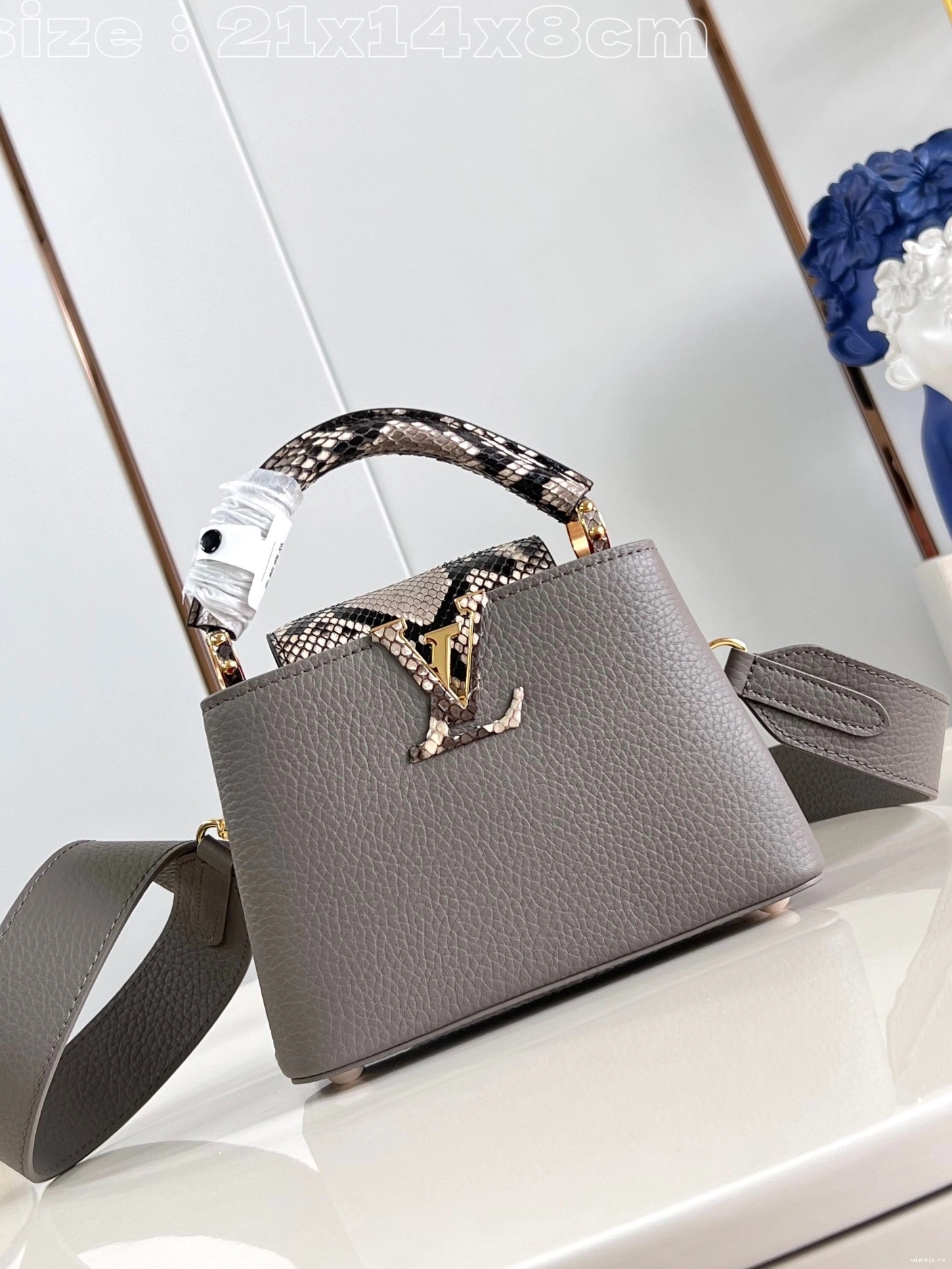 WIS LOUIS CAPUCINES MINI-21*14*8CM VUITTON 0726